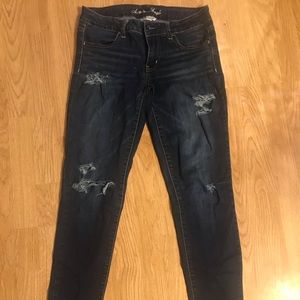 Dark wash distressed American Eagle Jegging Jean